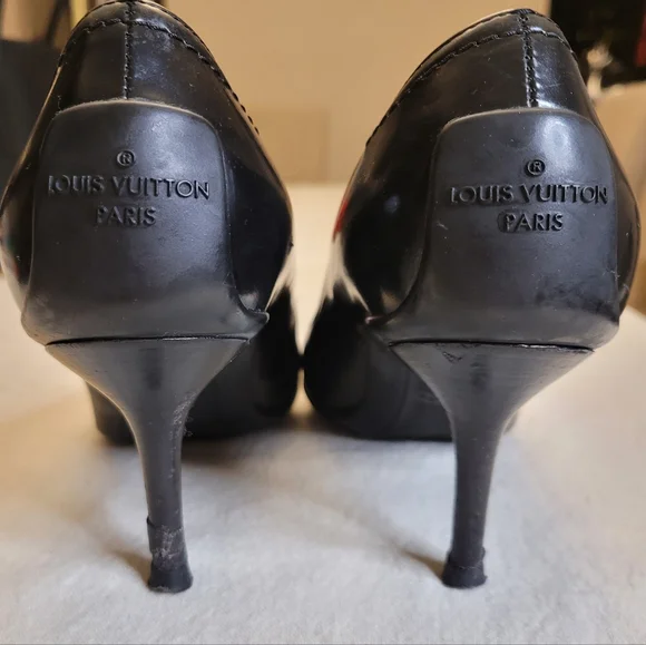 Authentic Louis Vuitton Candice Black Leather Pumps - Picture 4 of 13